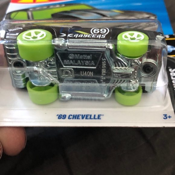Mattel Hot Wheels '69 Chevelle X-Racers - Black and Green - Picture 6 of 8